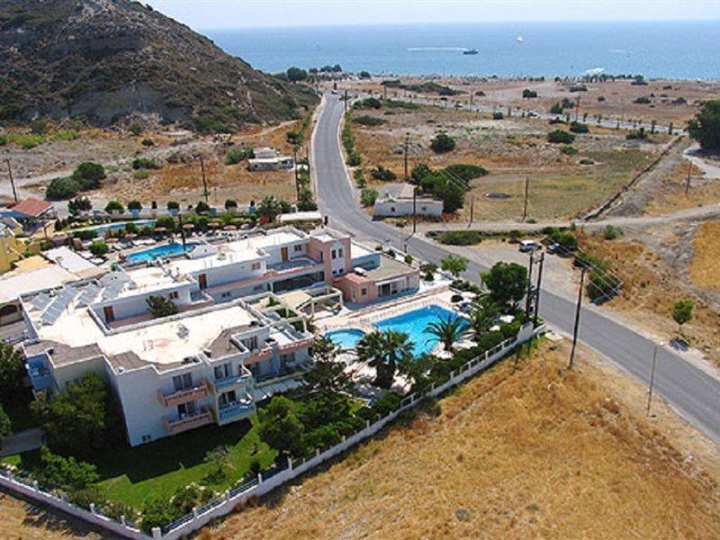 Irinna Aparthotel