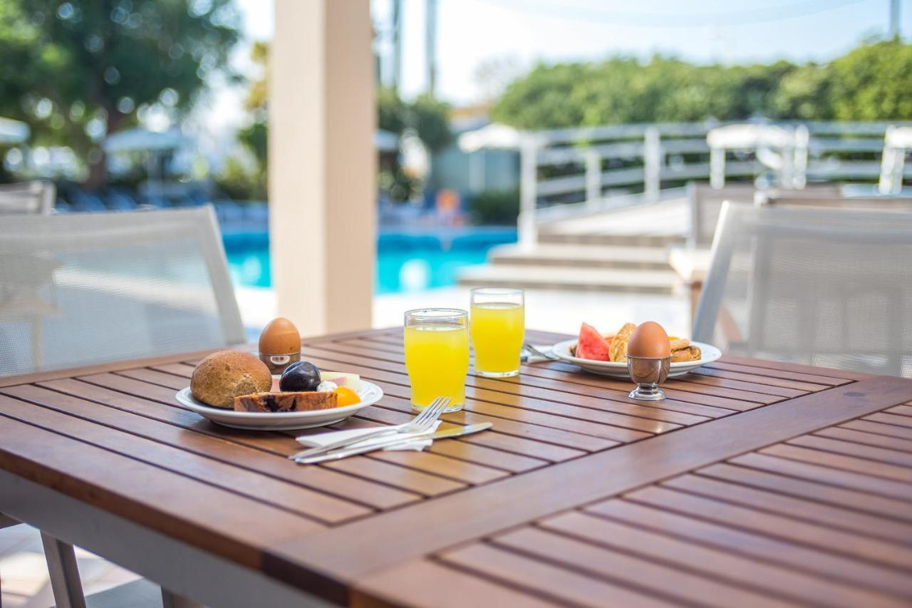 Irinna Aparthotel